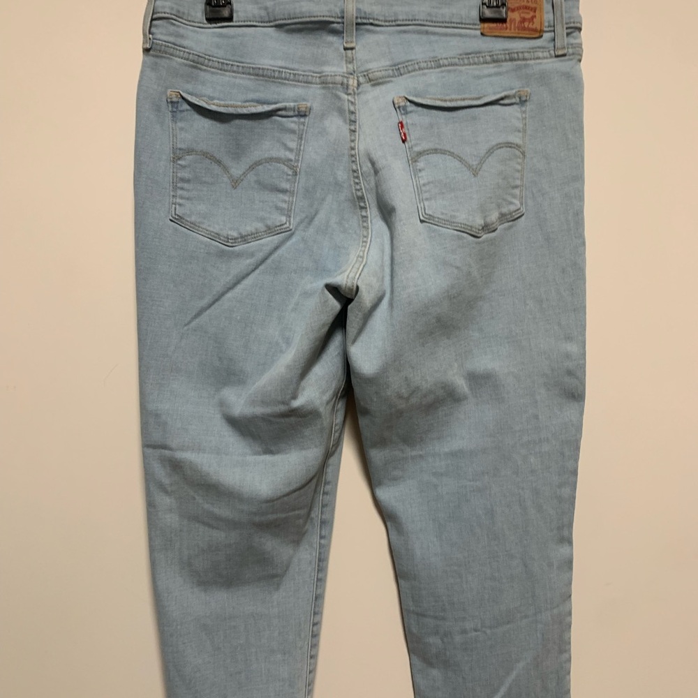 EUC! Levi’s 311 Shaping Capris Plus Size 33 - Picture 4 of 8